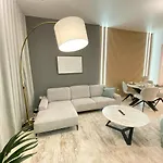 Modern 2 Bhk Apt In Dubai