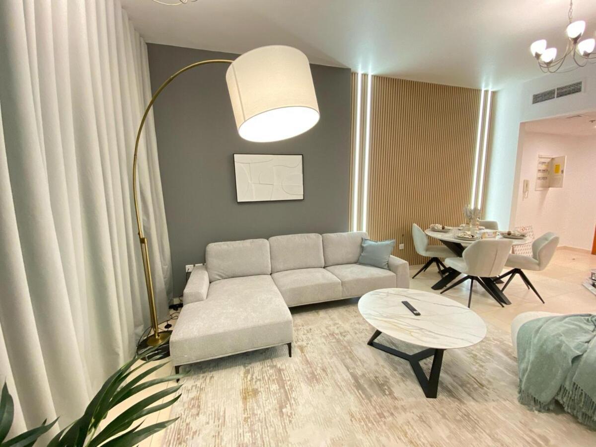 Modern 2 Bhk In Apartment Dubai