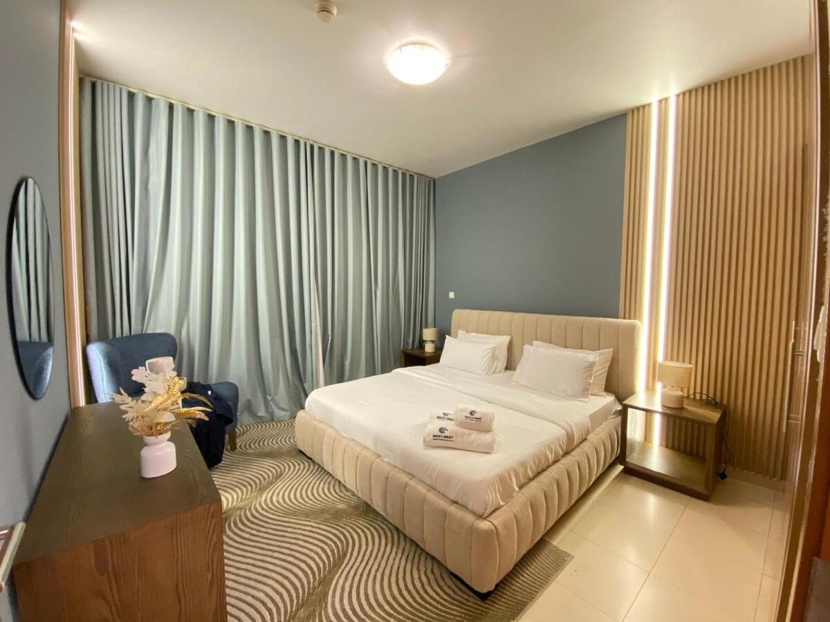 Modern 2 Bhk In Apartment *